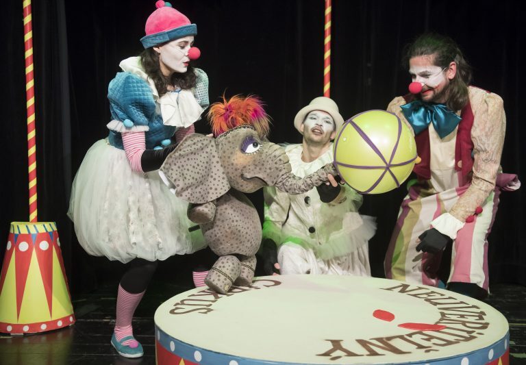Neuveriteľný cirkus